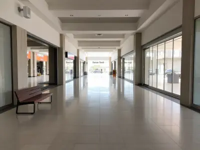 תמונת אווירה של מדריך המותגים — להמחשה בלבד